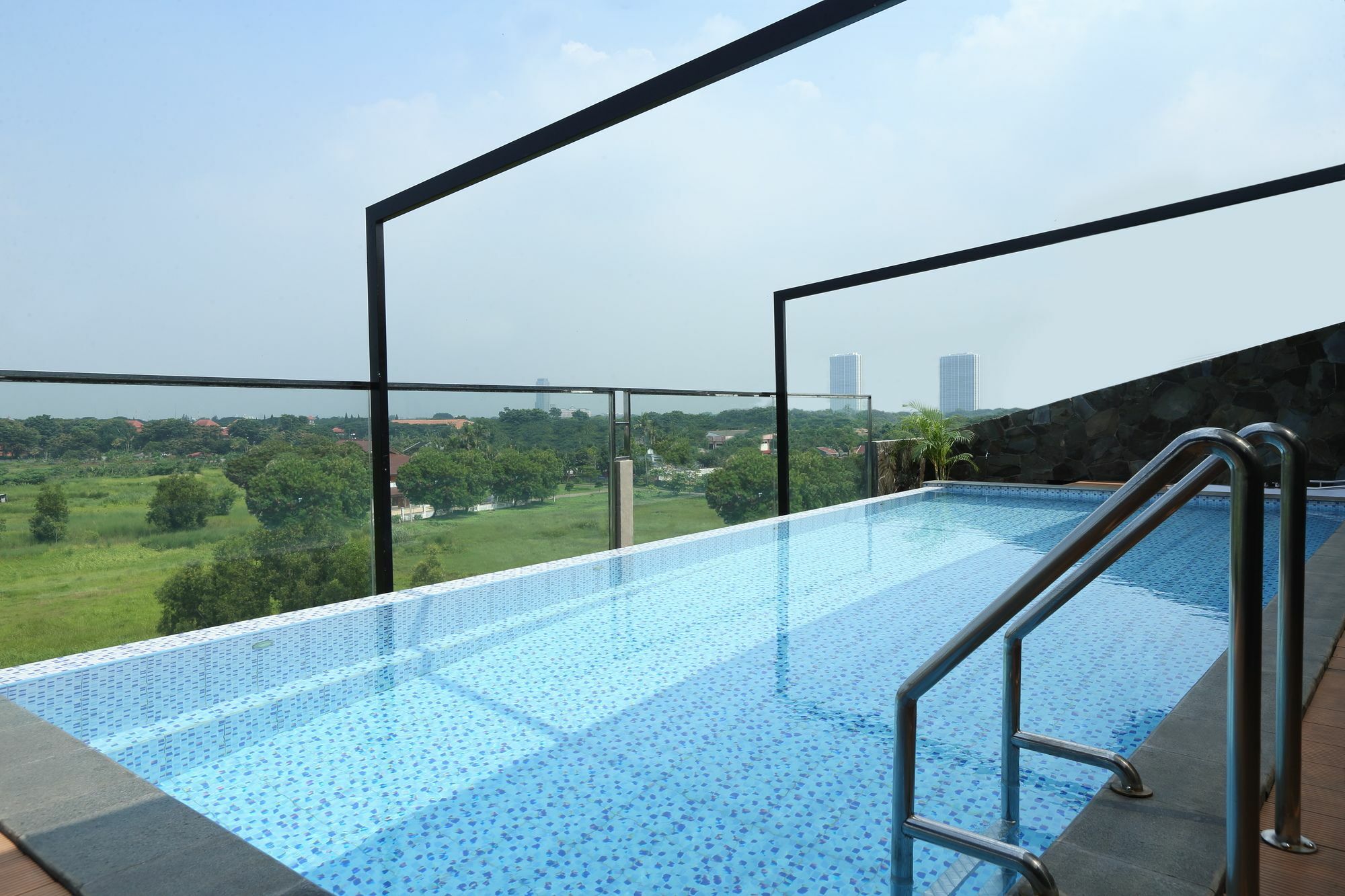 โรงแรมเลโม เซอร์ปง ทังเกอรัง ภายนอก รูปภาพ
